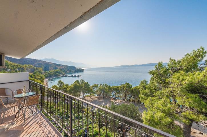 Ganze Wohnung, Ferienwohnung Vukovarac A1 Gore
 in Lokva Rogoznica, Omis-Riviera