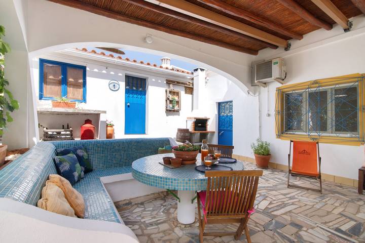 Maison de vacances 'Alcaria' avec vue sur les montagnes, Wi-Fi et climatisation in Salir, District de Faro
