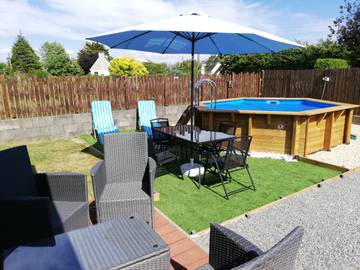 Gîte pour 4 personnes, avec piscine ainsi que jardin et terrasse, animaux acceptés dans le Finistère