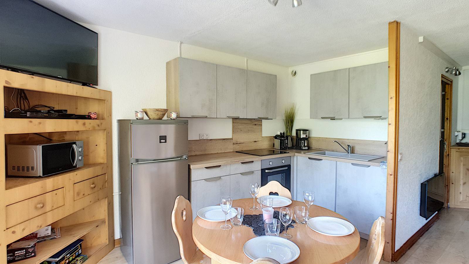 Apartamento entero, Daille  S18 - 4 Personnes - Wifi -  Avec Acces Piscine - Saint Jean D'Aulps Station - Proche Morzine in Saint-Jean-d'Aulps, Les Portes du Soleil