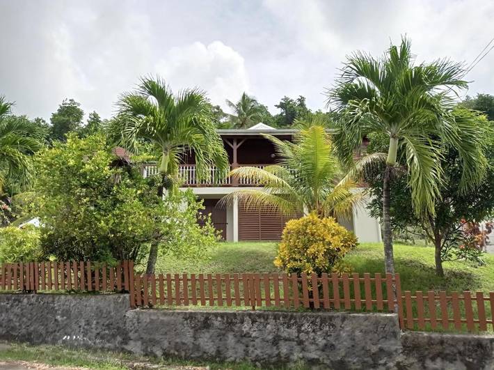 Villa pour 8 personnes, avec jardin ainsi que piscine et vue, adapté aux familles à Sainte-Anne (Martinique)