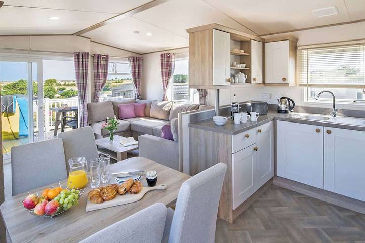 Holiday letting for 6 people in Holywell Bay
