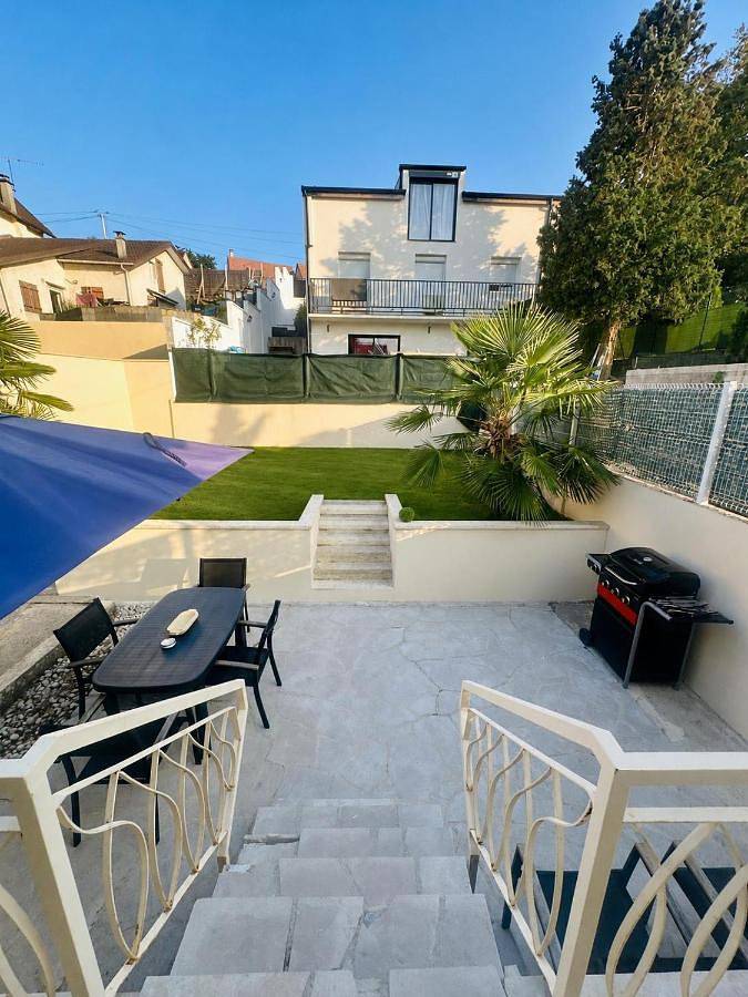 Location de vacances pour 6 personnes, avec Balcon ainsi que Terrasse et Jardin à Puiseux-en-France