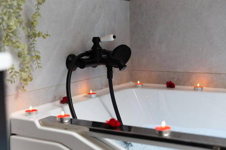 Gîte pour 2 personnes, avec jacuzzi à Montereau-Fault-Yonne - 2
