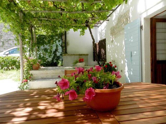 Ferienhaus für 6 Personen, mit Ausblick und Garten sowie Terrasse in Kroatien - 3