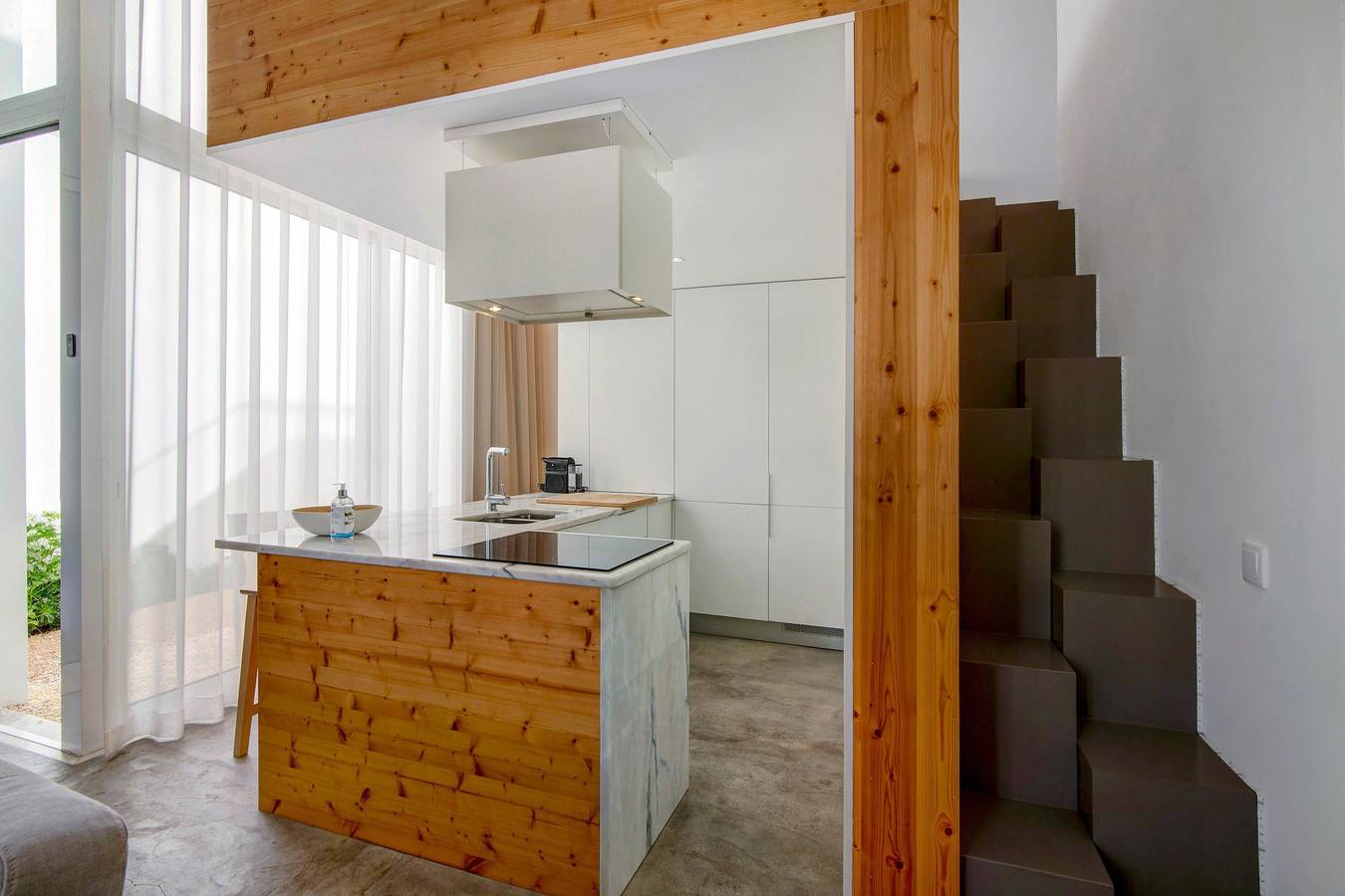 Studio 'Casa Vermelha I' met terras, Wi-Fi & airconditioning, foto 7