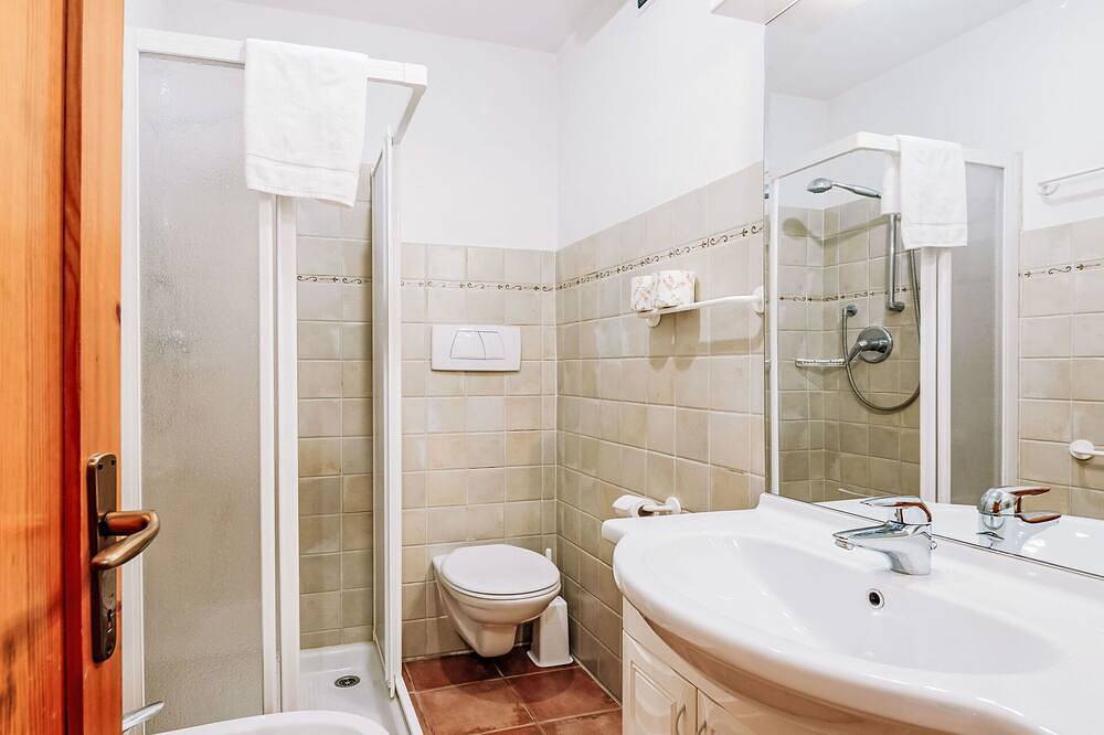 Ganze Wohnung, Schöne Wohnung für 4 Gäste mit  W-Lan, Tv und Balkon in Alba (Canazei), Canazei