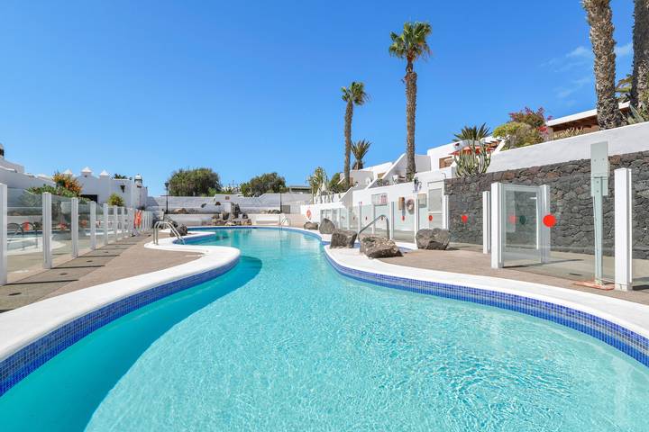 Ganze Wohnung, Ferienwohnung "Puerto Chico 2" mit Balkon, Meerblick, Gemeinschaftspool und Wlan in Playa Blanca, Yaiza