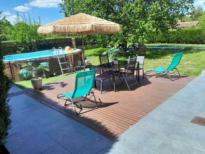 Maison de vacances pour 4 personnes, avec Terrasse ainsi que Jardin et Piscine à Givet (homonymie)