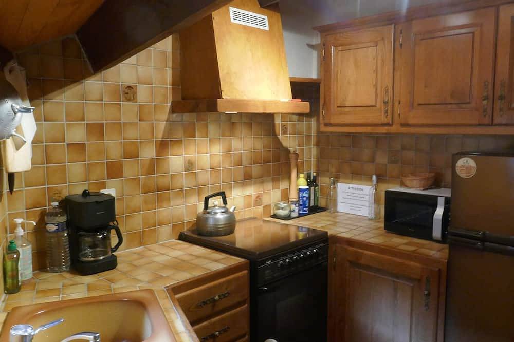 Pedestrian center, upstairs apartment and use of entire house in Gorges du Tarn Causses, Cevenas