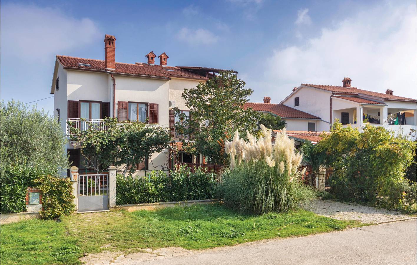 Ganze Ferienwohnung, Ferienwohnung für 5 Personen mit Terrasse in Valbandon, Südküste Istrien