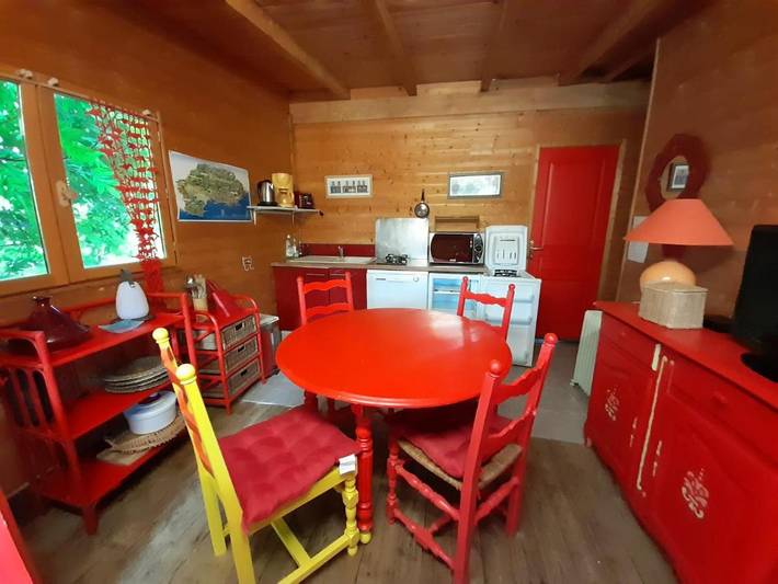 Tente pour 4 personnes, avec jacuzzi et jardin ainsi que piscine et terrasse dans le Var - 3