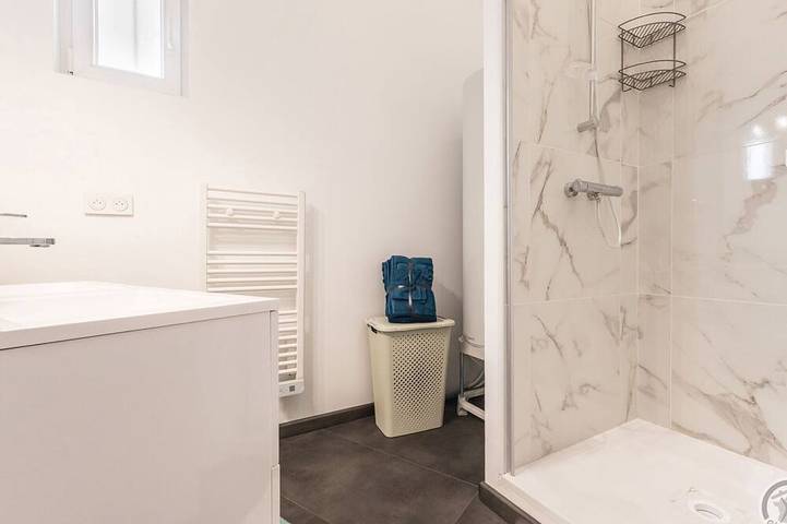 Gîte pour 4 personnes, avec terrasse dans Office De Tourisme De La Plaine Sur Mer - 4