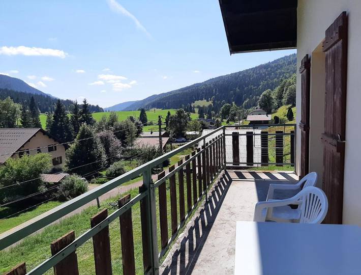 Gîte pour 6 personnes, avec vue ainsi que jardin et balcon dans Station de Monts Jura - 3