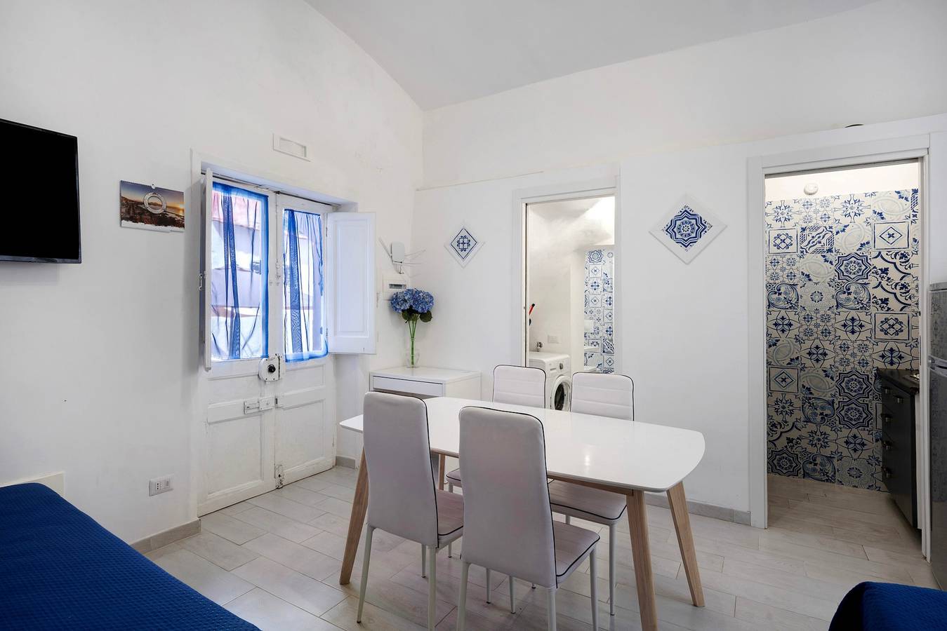 Entire apartment, Apartment 'Penisola  5' with Shared Terrace, Wi-Fi and Air Conditioning in Vico Equense, Naples Province