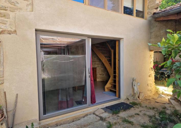 Gîte pour 2 personnes, avec Jardin à Bathernay