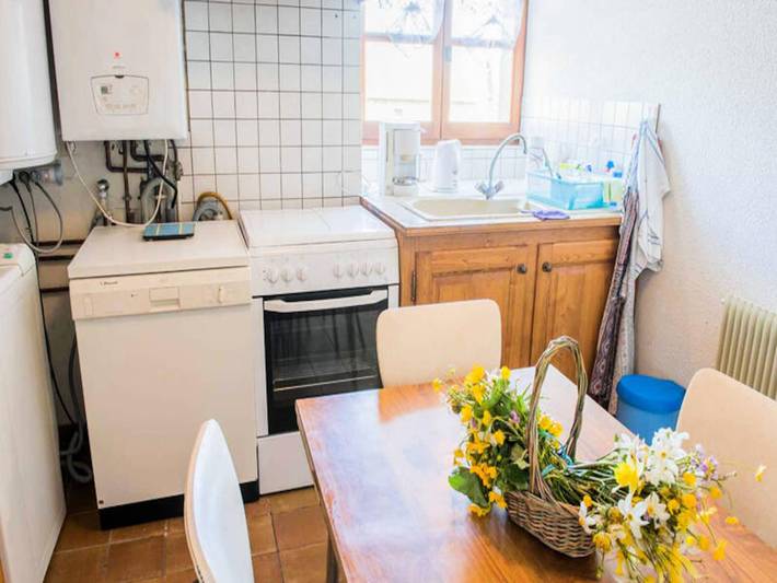 Gîte pour 4 personnes, avec piscine et terrasse, animaux acceptés dans L'Aubrac