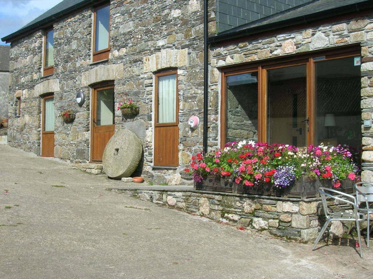 Family Room with Shower in Cornwall