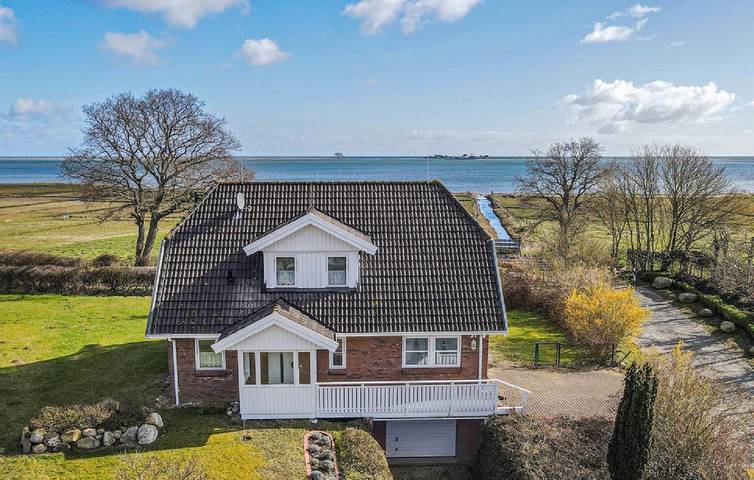 Ferienhaus mit Meerblick für 6 Personen, mit Whirlpool und Terrasse sowie Garten und Sauna in Olpenitz