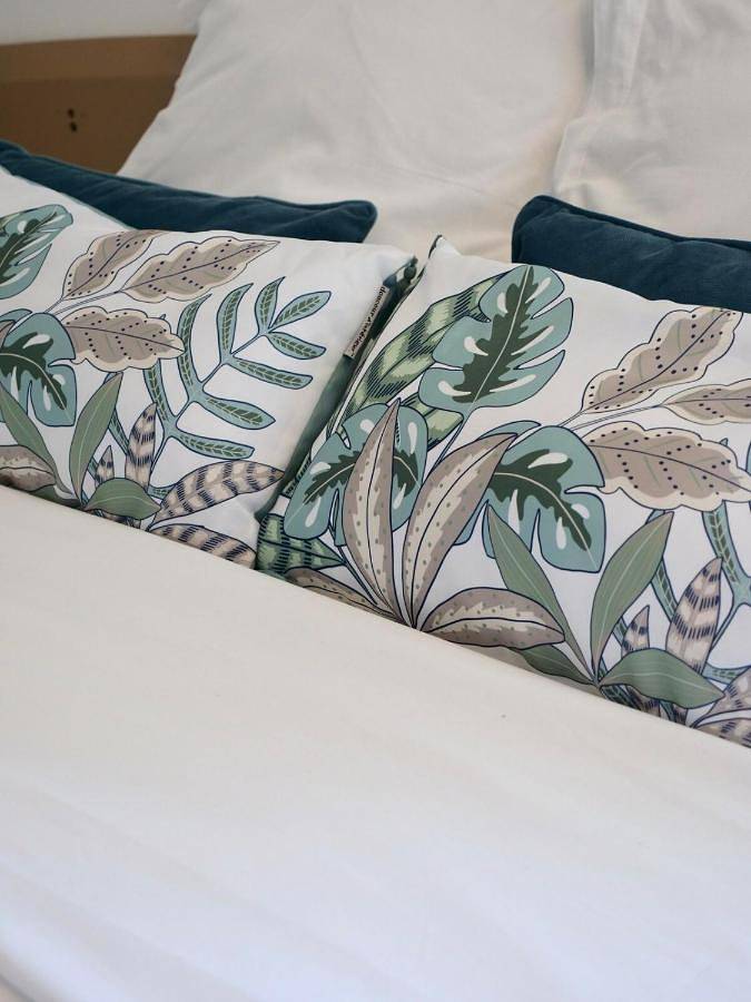 Gîte pour 4 personnes, avec terrasse ainsi que jardin et piscine dans Plage de Folle Anse - 3