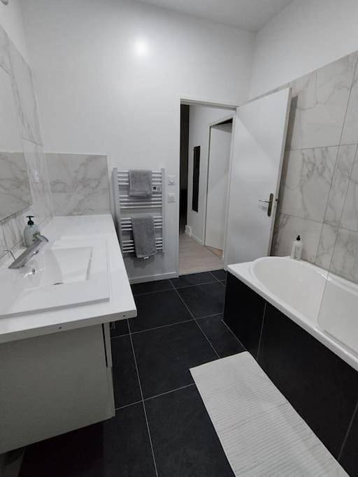 Gîte pour 4 personnes, avec terrasse à Romagnat - 3