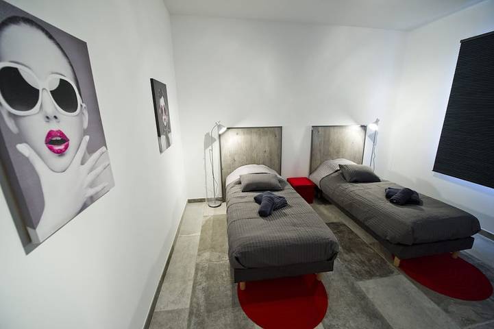 My Life Here, luxury and comfort, heated pool in Charleval, Aix-en-Provence region