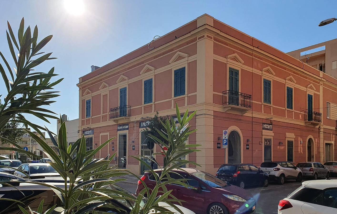 Geheel vakantieappartement, Ruim appartement met 2 slaapkamers: 2 km van het strand, inclusief parkeerplaats en wifi in Trapani, Provincie Trapani