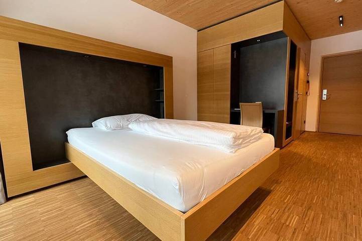 Familienzimmer Komfort mit Balkon - St. Michael Alpin Retreat in Tuxer Alpen, Pfons