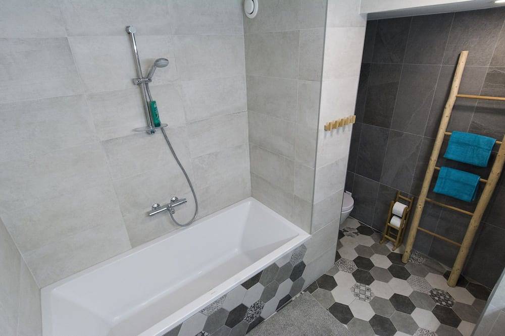 Ganze Wohnung, Ruheoase mit Garten+Whirlpool+3xfahräder+Wlan+Grill in Potzneusiedl, Neusiedlersee-Hügelland