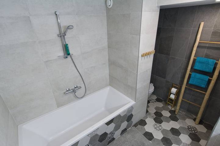 Ganze Wohnung, Ruheoase mit Garten+Whirlpool+3xfahräder+Wlan+Grill in Potzneusiedl, Neusiedlersee-Hügelland