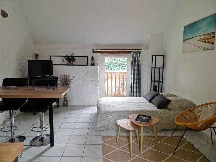Gîte pour 2 personnes, avec jardin ainsi que piscine et vue à Bonnemain - 2