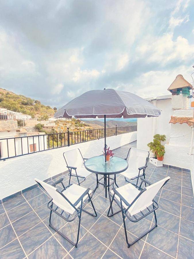 Apartamento para 4 personas, con vistas y terraza en Soportújar