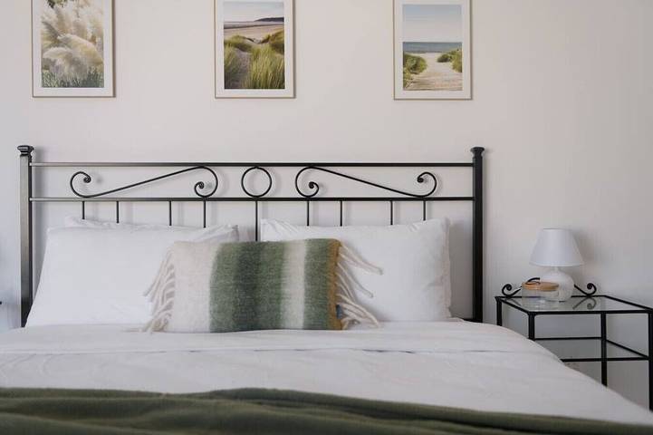 Ganze Wohnung, Jacuzzi Penthouse with Large Terrace & Views in Marsalforn, Zebbug