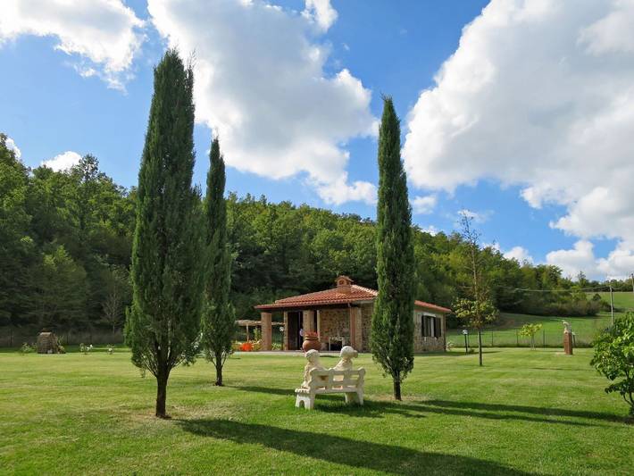Casa vacanza per 4 persone, con giardino e piscina a Montieri