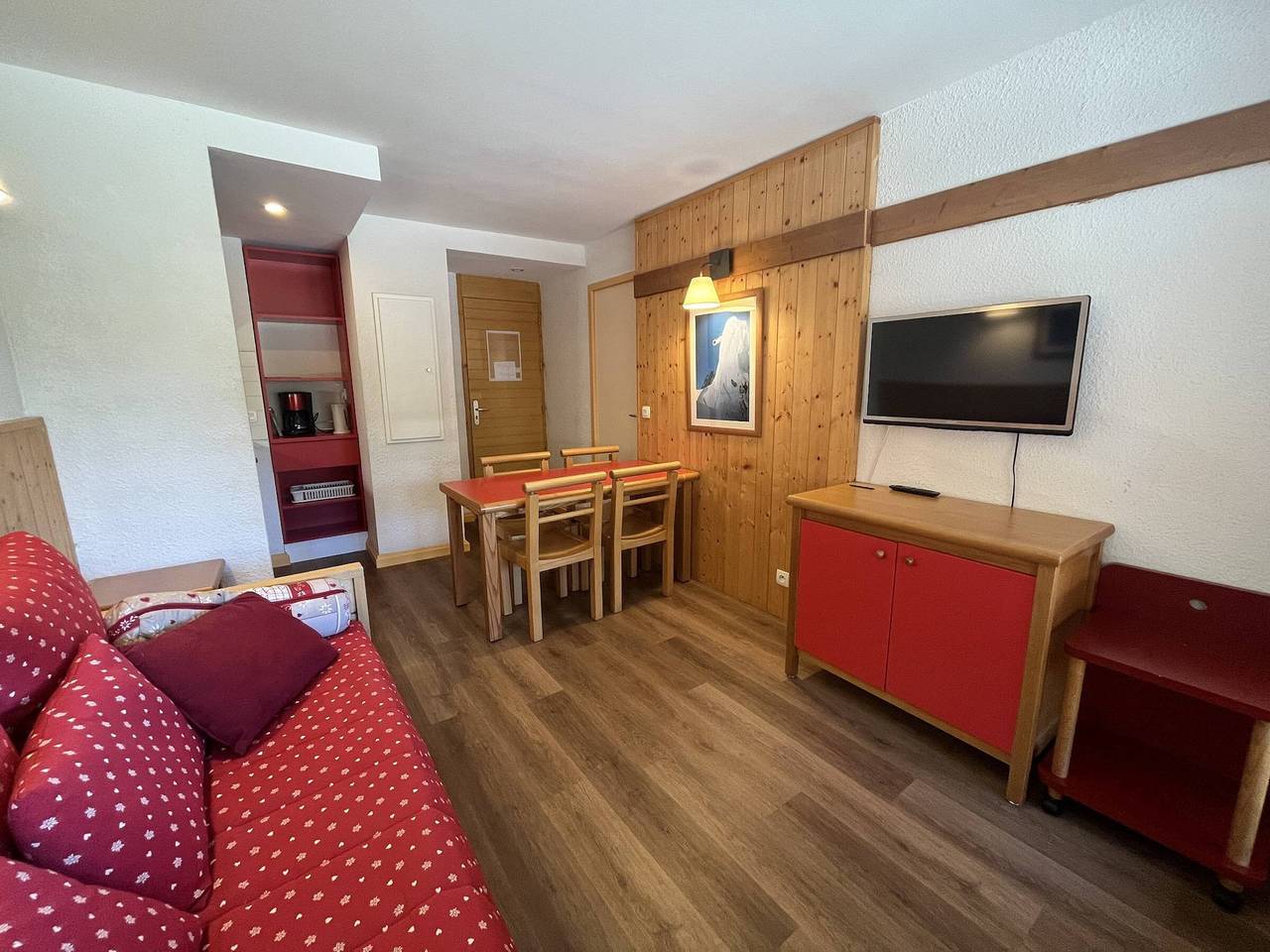 Ganze Wohnung, Komfortable 2-Zimmer mit Pool & Haustiere in Plagne 1800 in La Plagne, La Plagne-Tarentaise