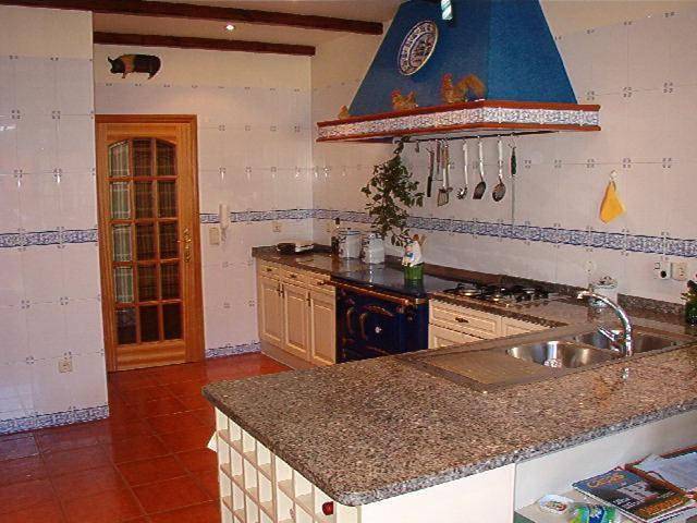 Location de vacances pour 15 personnes, avec piscine ainsi que jardin et jacuzzi dans Árvore - 4