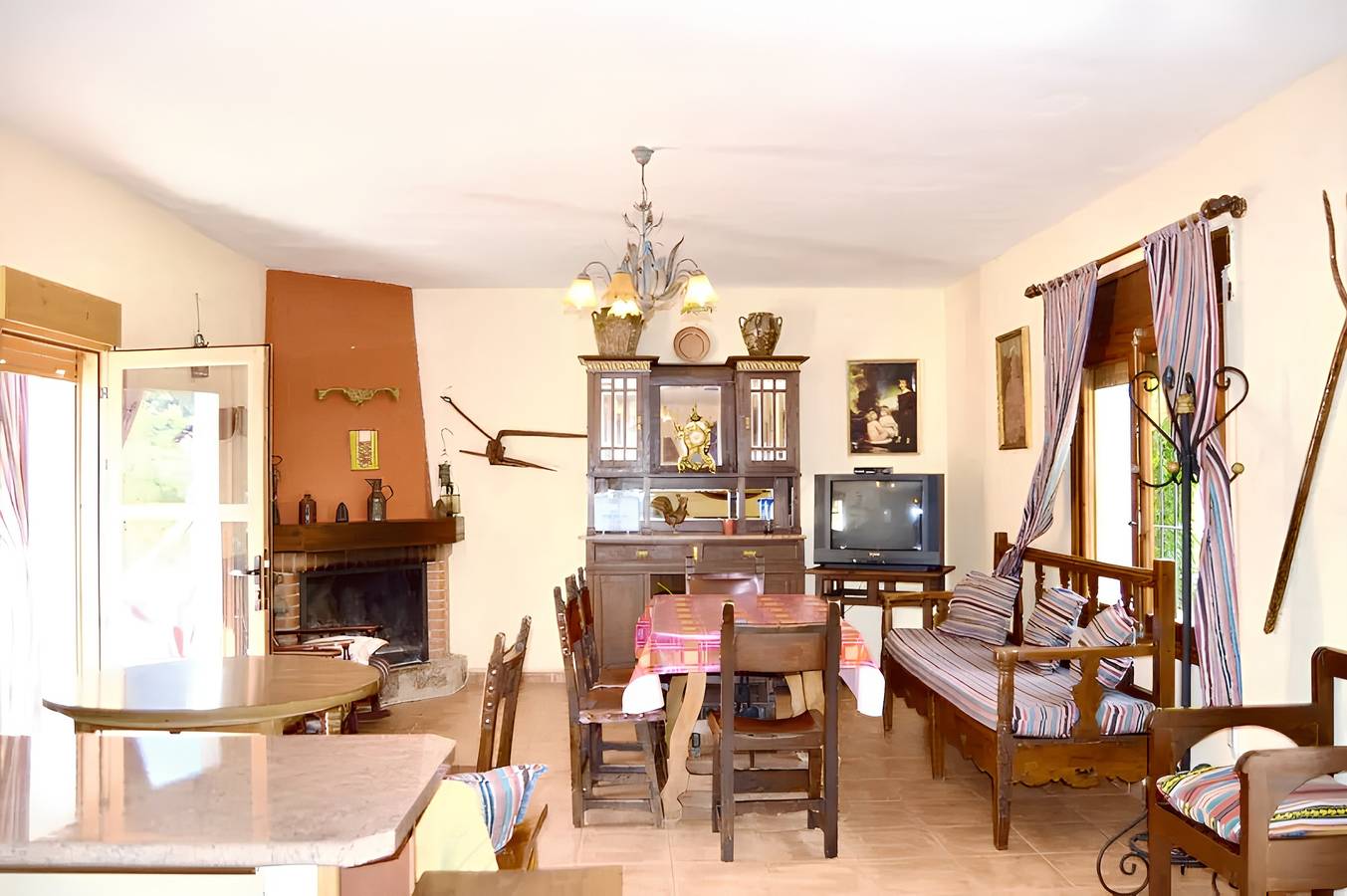 Casa encantadora con vista a la montaña en Siles + Jardín in Siles, Parque natural de las Sierras de Cazorla y Segura