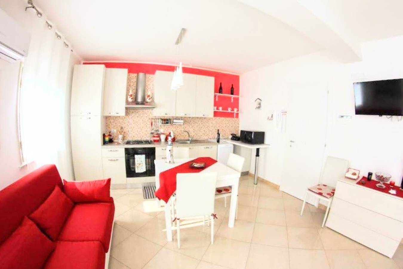 Appartement entier, Appartement 'Corallo - Casa Vacanze' avec vue sur la mer, Wi-Fi et climatisation in Balestrate, Province de Palerme