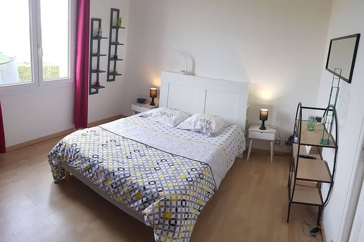 Location de vacances pour 10 personnes, avec jardin à La Jarrie - 2