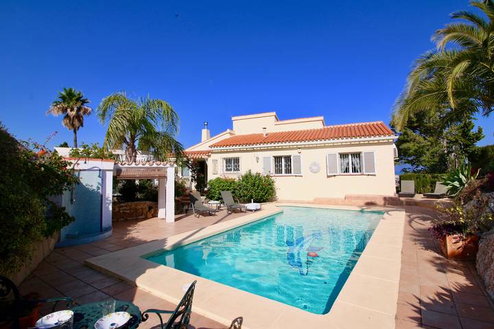 Chalet para 6 personas, con jacuzzi además de balcón y jardín en Marina Alta - 2