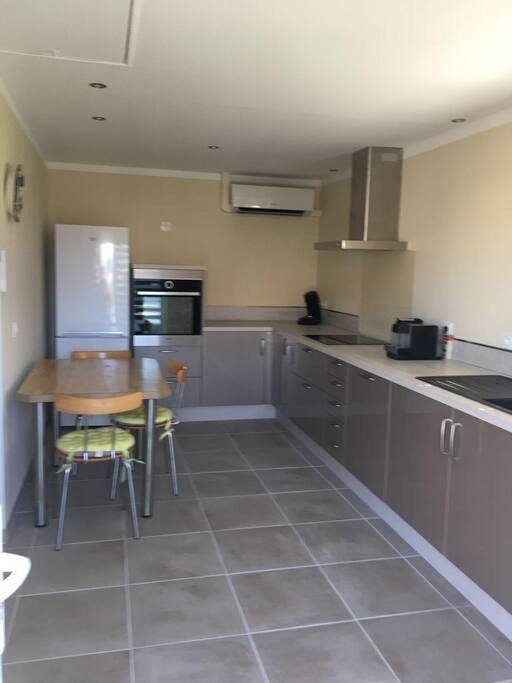 Maison au calme et un espace vert entièrement clos in Adissan, Région de Béziers