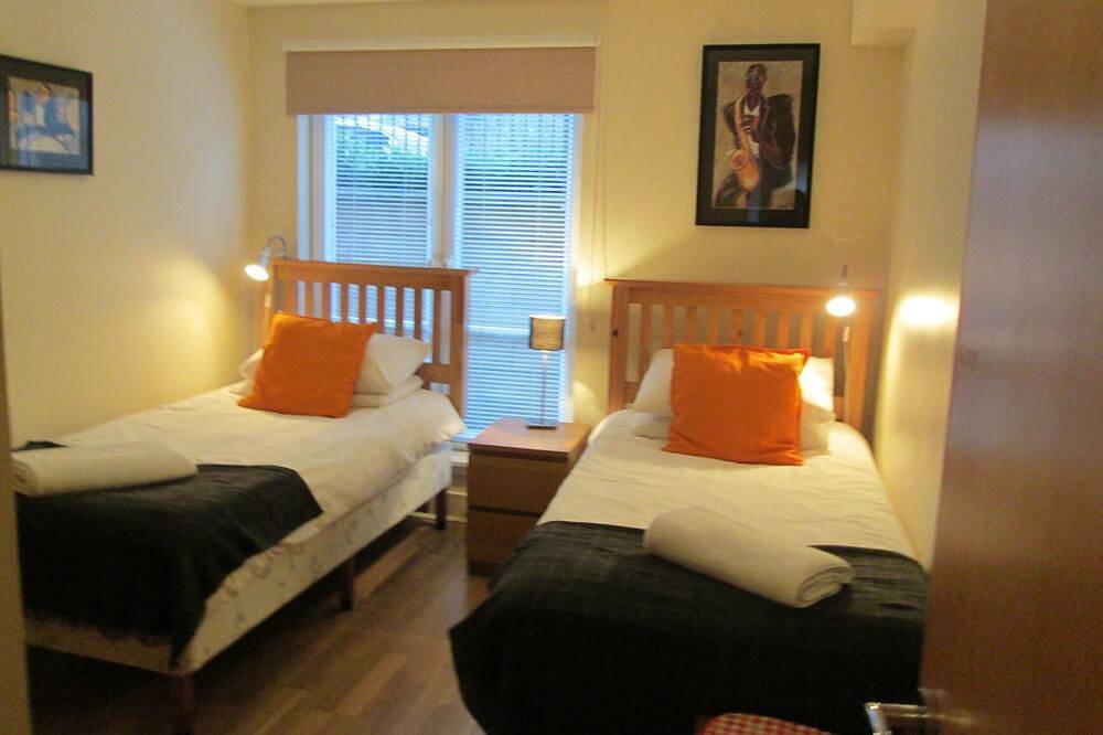 Apartamento entero, Acogedor, amplio, accesible, apto para el centro de la ciudad, con estacionamiento y wifi. in Edimburgo, Lothian