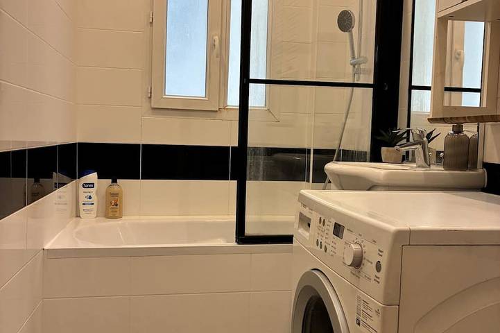 Ganze Wohnung, Opposite the Parc des Expos and metro station, comfortable apartment for 7 people! in Paris, Ile de France