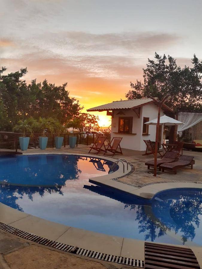 Casas e apartamentos de temporada para 4 pessoas, com jardim e piscina e ainda terraço, com animais de estimação em Camocim