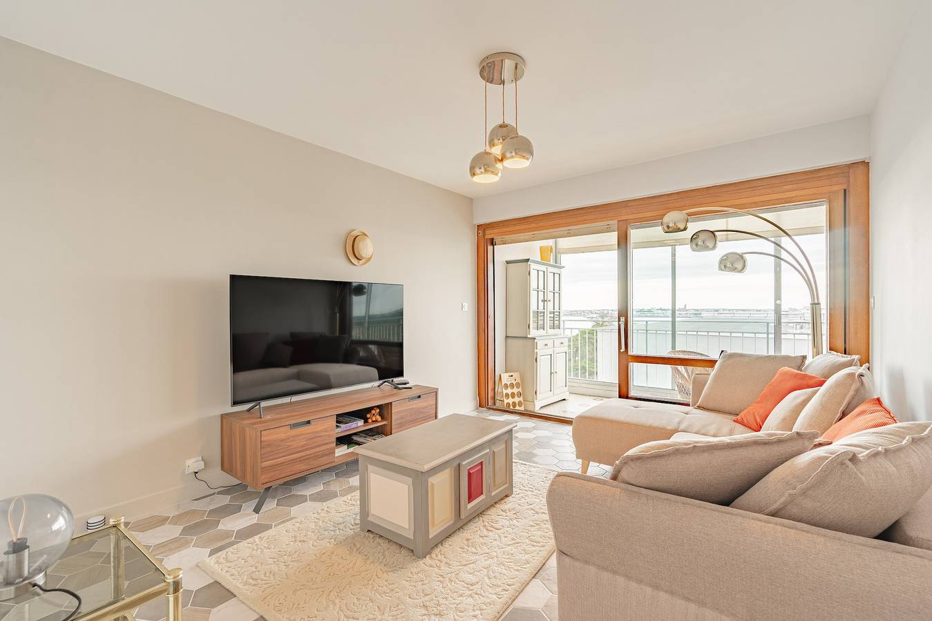 Ganze Wohnung, Ferienwohnung 'La Résidence' mit Meerblick, privater Terrasse und Wi-Fi in Saint-Georges-de-Didonne, Côte de Beauté