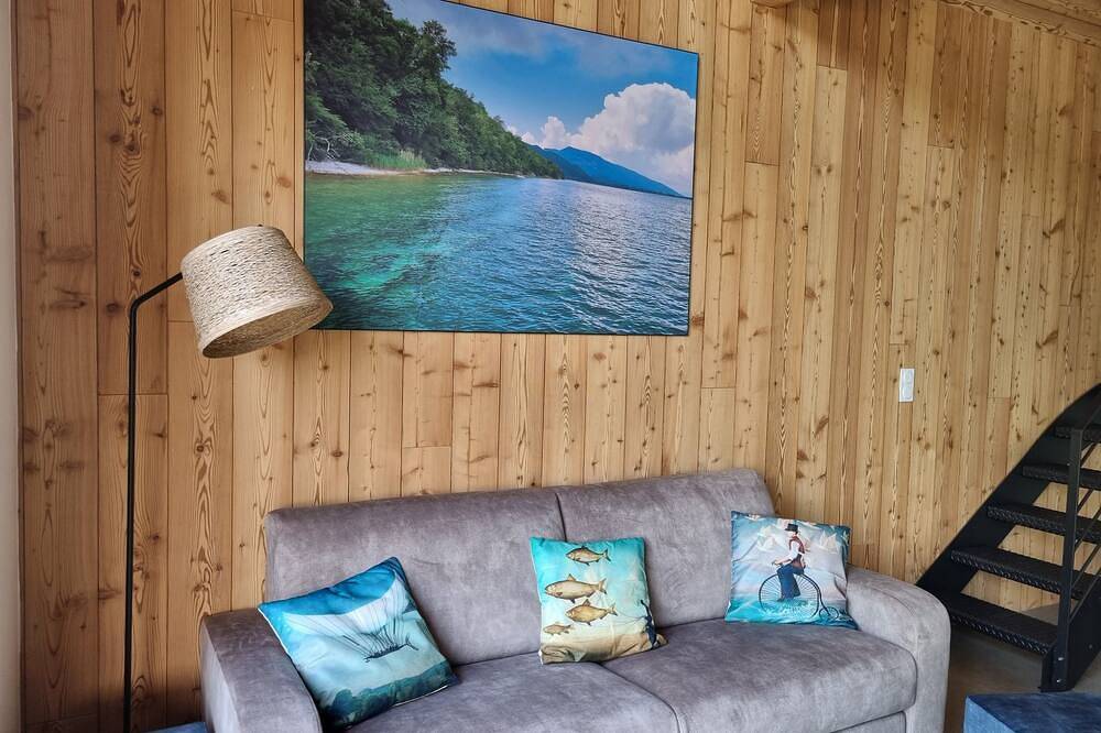 Les chalets de Conjux - Port accès direct lac Bourget pour 10Pers - Exceptionnel in Conjux, Région de Chambéry