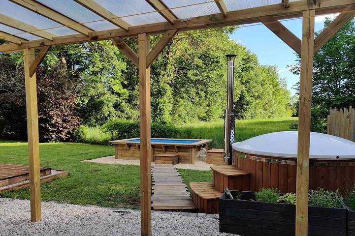 Maison de vacances pour 6 personnes, avec terrasse et sauna ainsi que jardin et jacuzzi