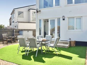 Holiday Home for 5 People in Brixham, Torbay, Photo 2