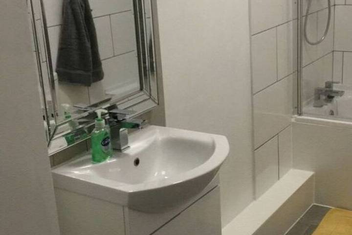 Maison-Confort-Salle de bain privée-Vue sur Rue in Wigan, Grand Manchester