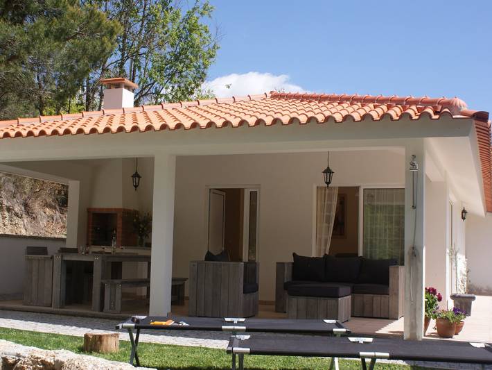 Casas e apartamentos de temporada para 5 pessoas, com piscina e jardim, com animais de estimação na Serra da Estrela